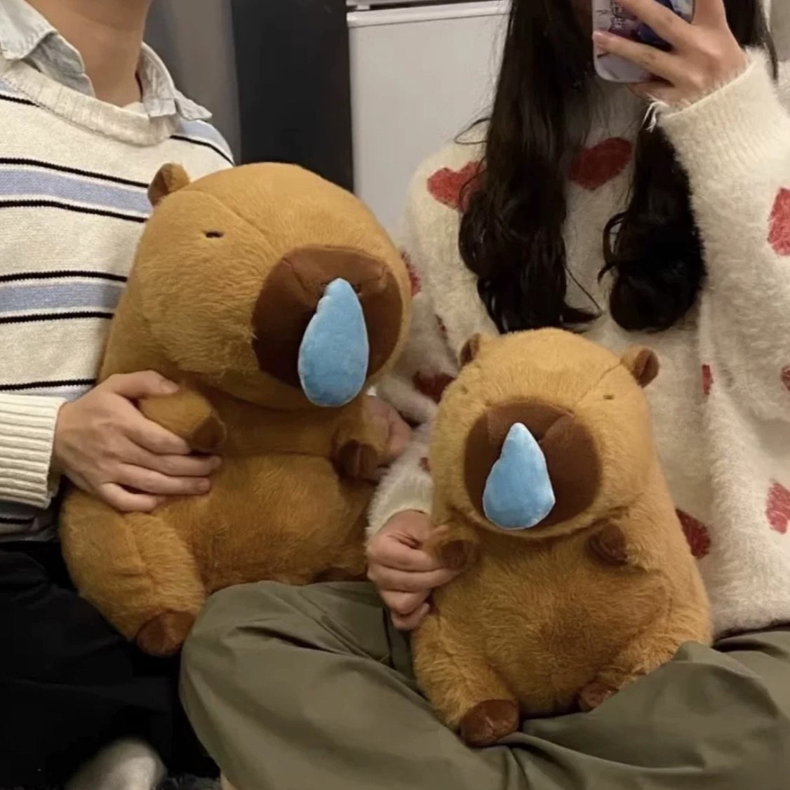 #現貨  卡皮巴拉 水豚君 吸鼻涕玩偶 毛絨抱枕