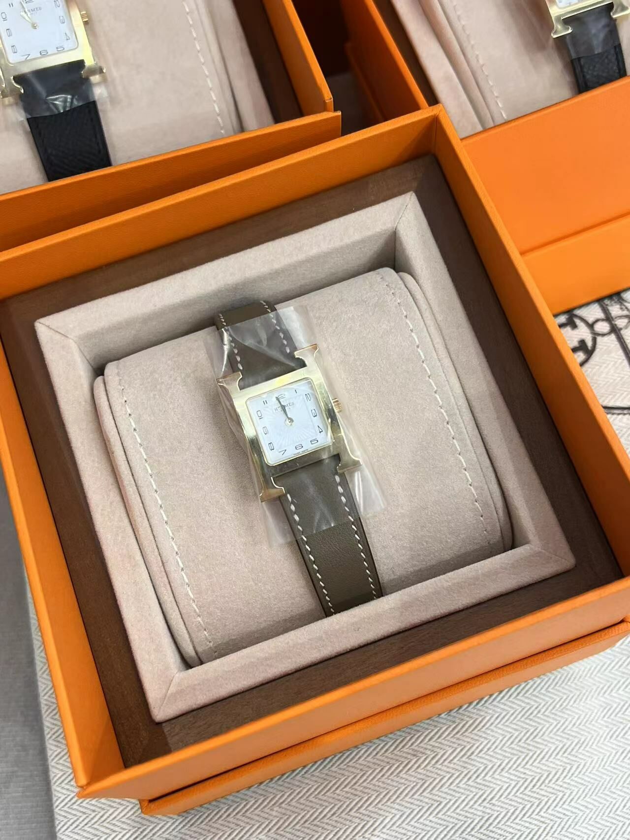 Hermes 25mmx25mm  -M