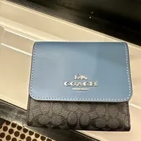 [S] COACH CF369 MICRO SIG SMALL TFD WALLET,SV/GRAPHITE/LIGHT MIST, 196395076833 (SCO619)