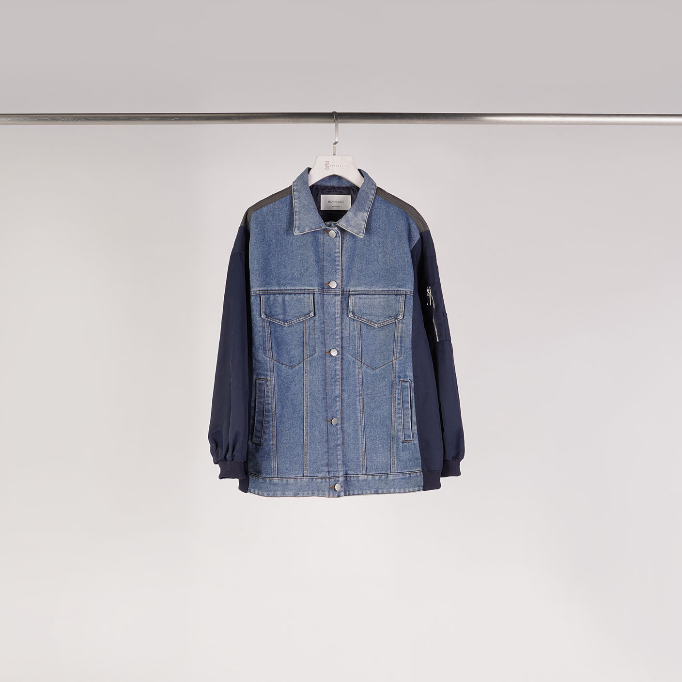 撞色拼接牛仔外套 | 藍+灰
