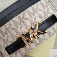 [S] MICHAEL KORS 35S3G6RD3B LG CARD HOLDER,VANILLA/BLK, 196237079589 (SMK683)
