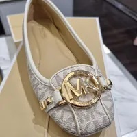 [S] MICHAEL KORS FULTON MK SIG SM/PYRAMID STUDS,VANILLA, 49T8FUFR1B-VANILLA (SMK715)