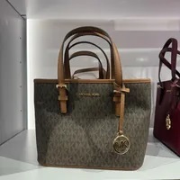 [S] MICHAEL KORS 35T9GTVT0B JET SET TRAVEL XS CRYL CONV TZ TOTE,BROWN, 192877962694 (SMK726)