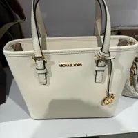 [S] MICHAEL KORS 35T9GTVT0L JET SET TRAVEL XS CRYL CONV TZ TOTE,LIGHT CREAM, 194900701515 (SMK725)