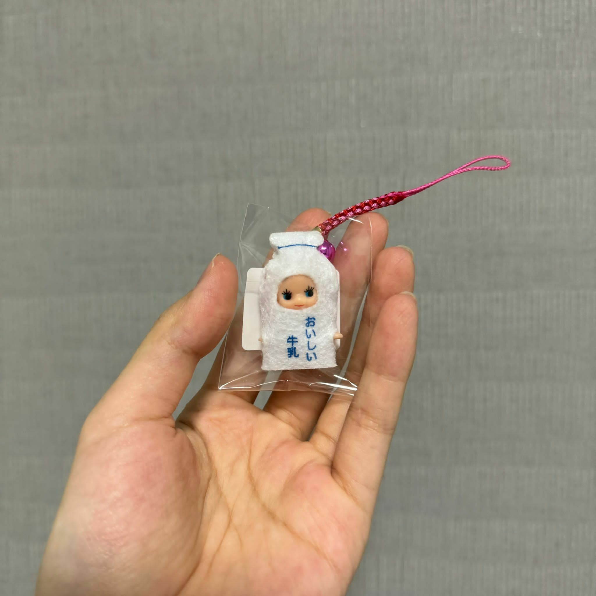JP 超迷你丘比BB吊飾 牛奶 T010126