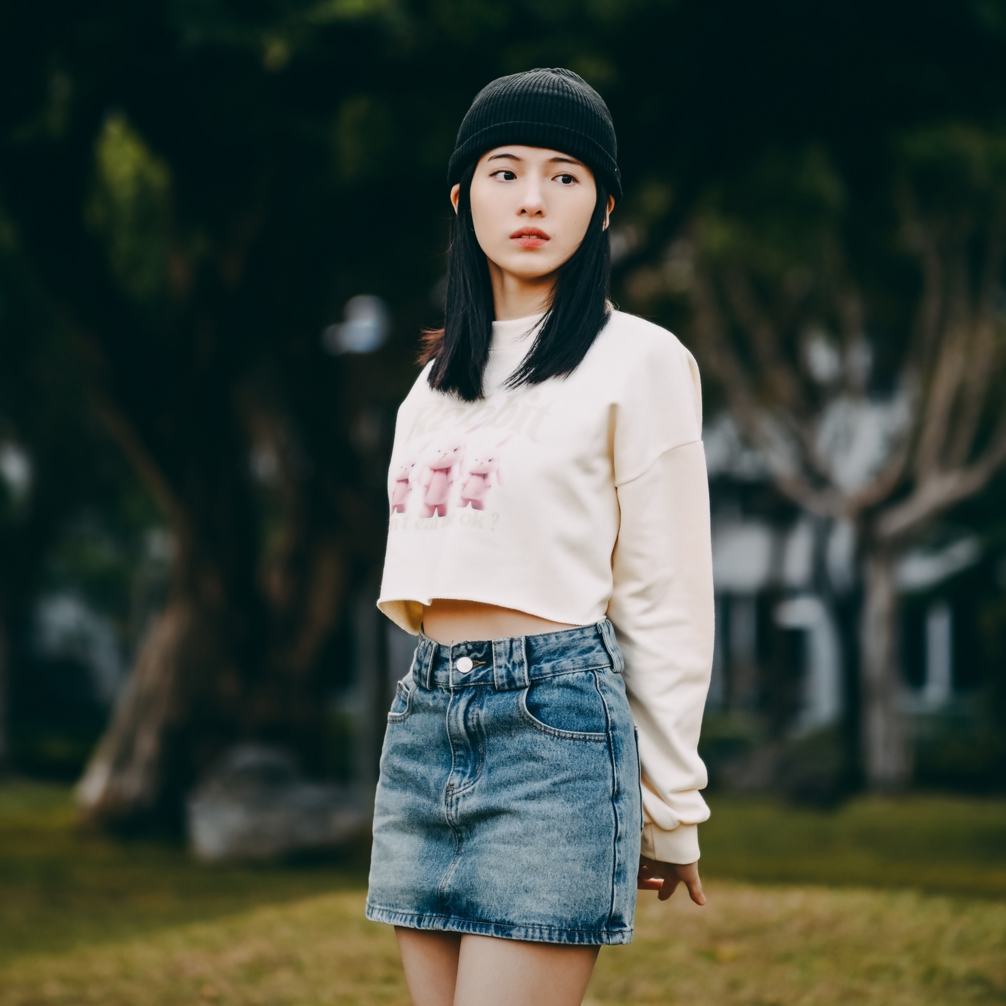 MAXXC 化學草莓兔短版大學T-奶油