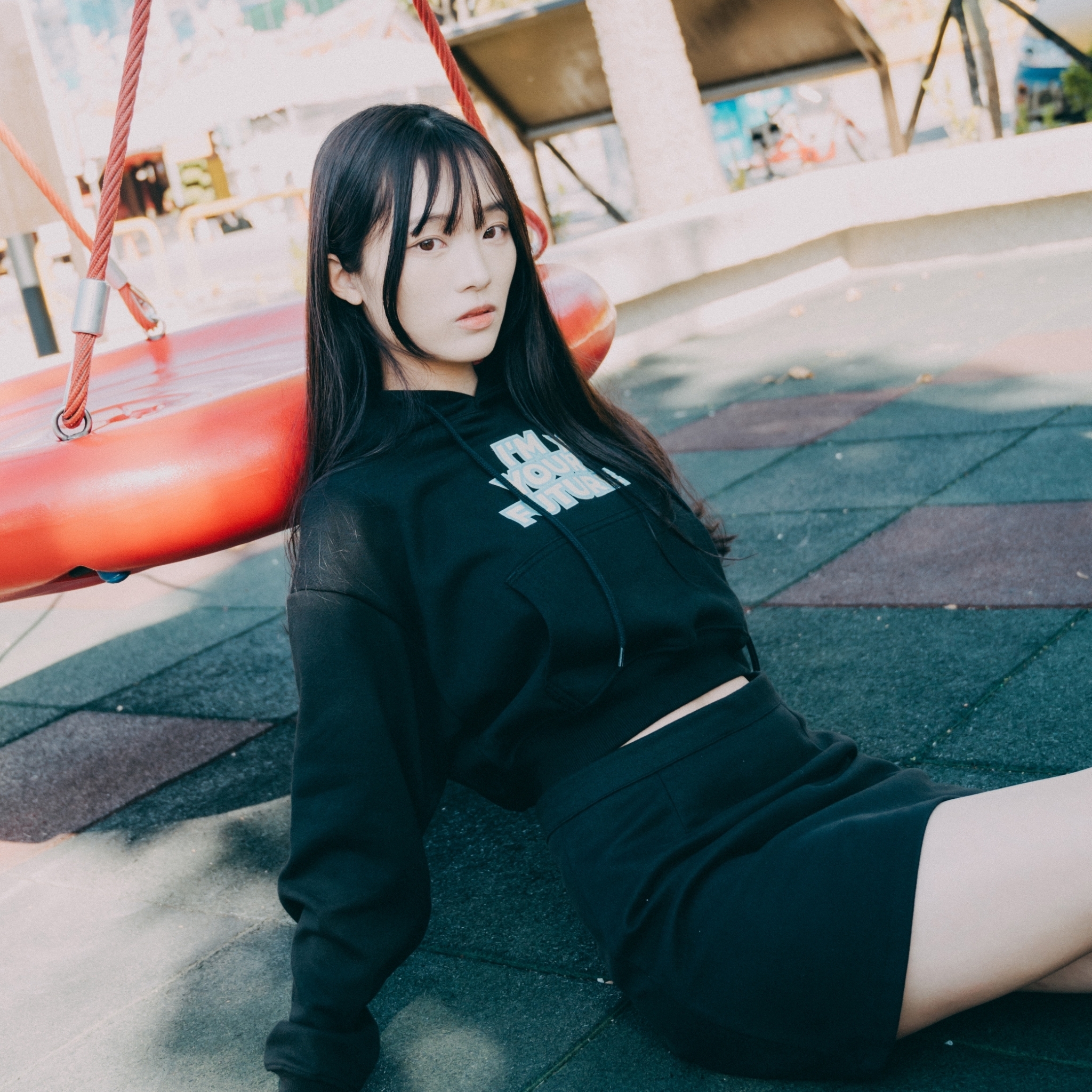 XCTRL 我是你的未來短版帽T-黑