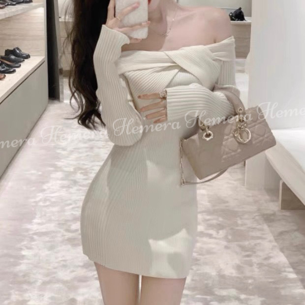 DR24W0150 扭結一字膊顯胸形連身裙