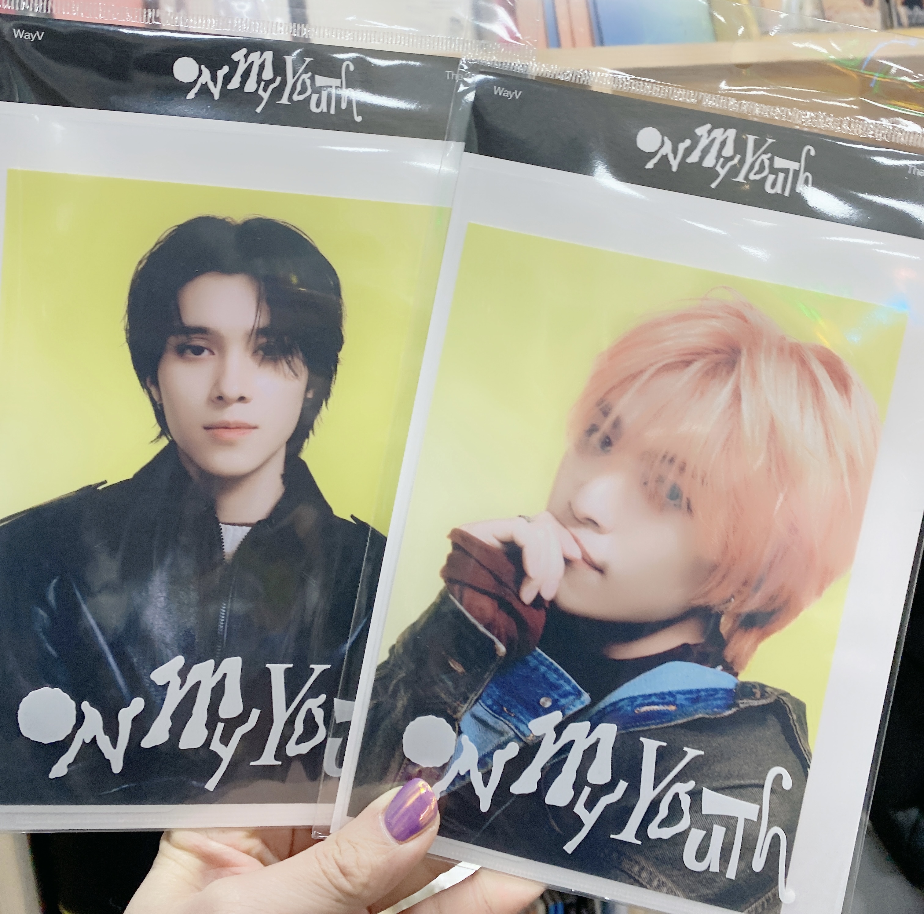 WayV ( ON MY YOUTH) Hologram + postcard