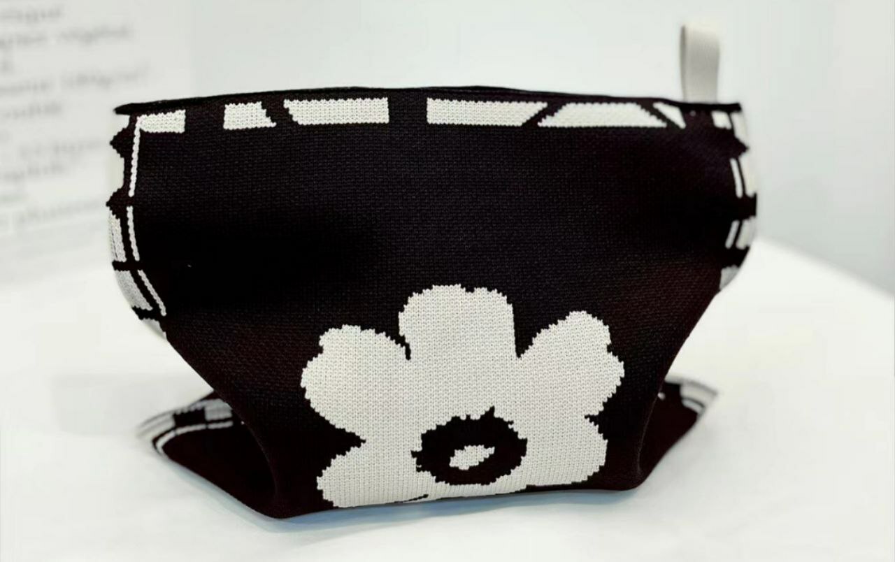 [S] RELUZZO FLOWER KNITTED TISSUES BAG LARGE SIZE, SZZ292 (SZZ292)