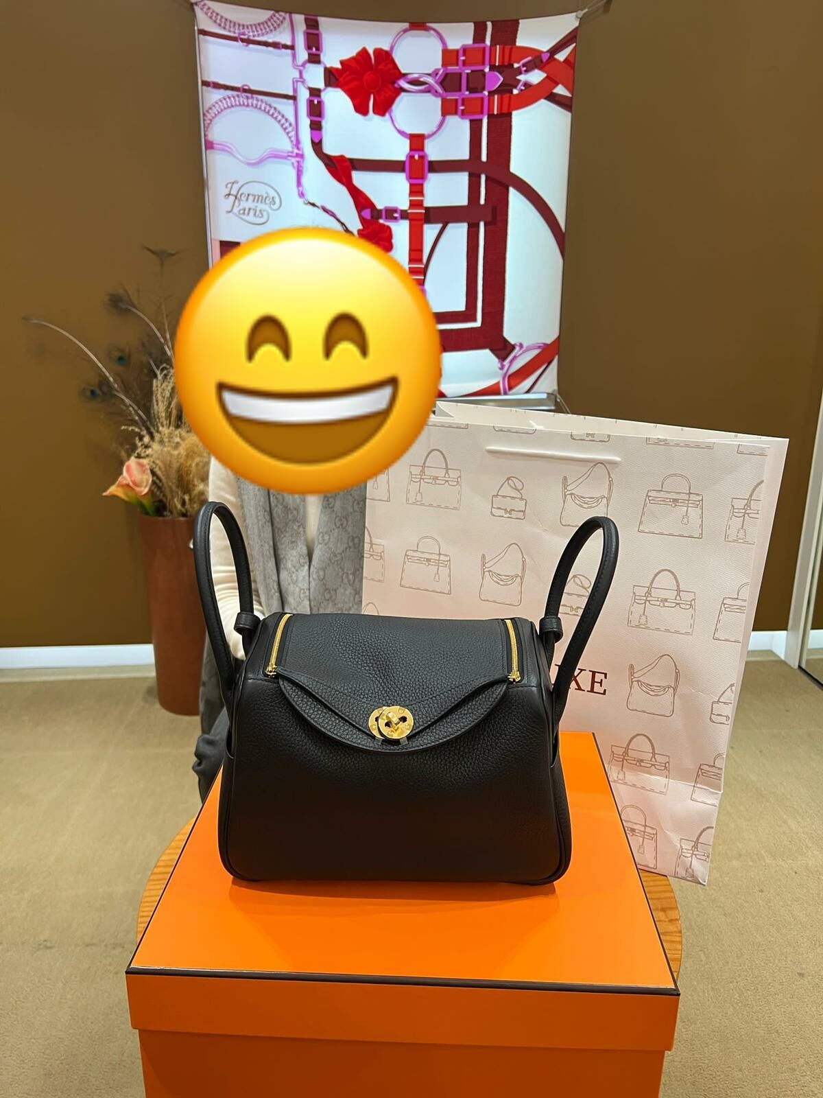 【 感謝支持 】爽快靚靚來pick up lindy 26黑金🎩 配埋Twilly🎀 呢隻袋大氣顯氣質💃 靚靚好滿意❤️ 多謝你嘅支持與信任🫶💪