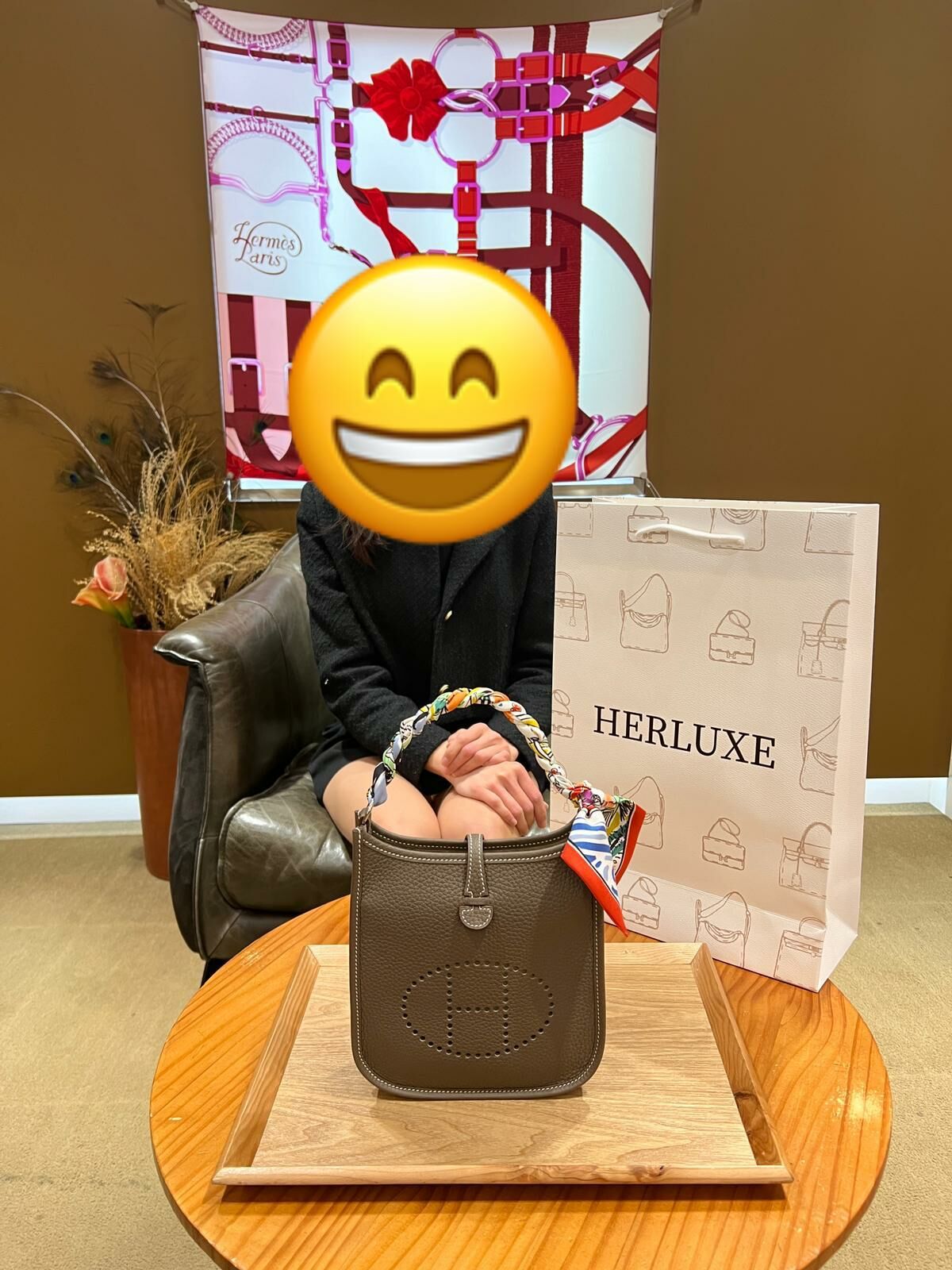 【 感謝支持 】爽快靚靚來為上次買嘅袋配Twilly🎉 靚靚覺得Mini E 比想像中裝得多野👍🏻 非常開心買到心頭好💕 多謝你嘅支持❤️