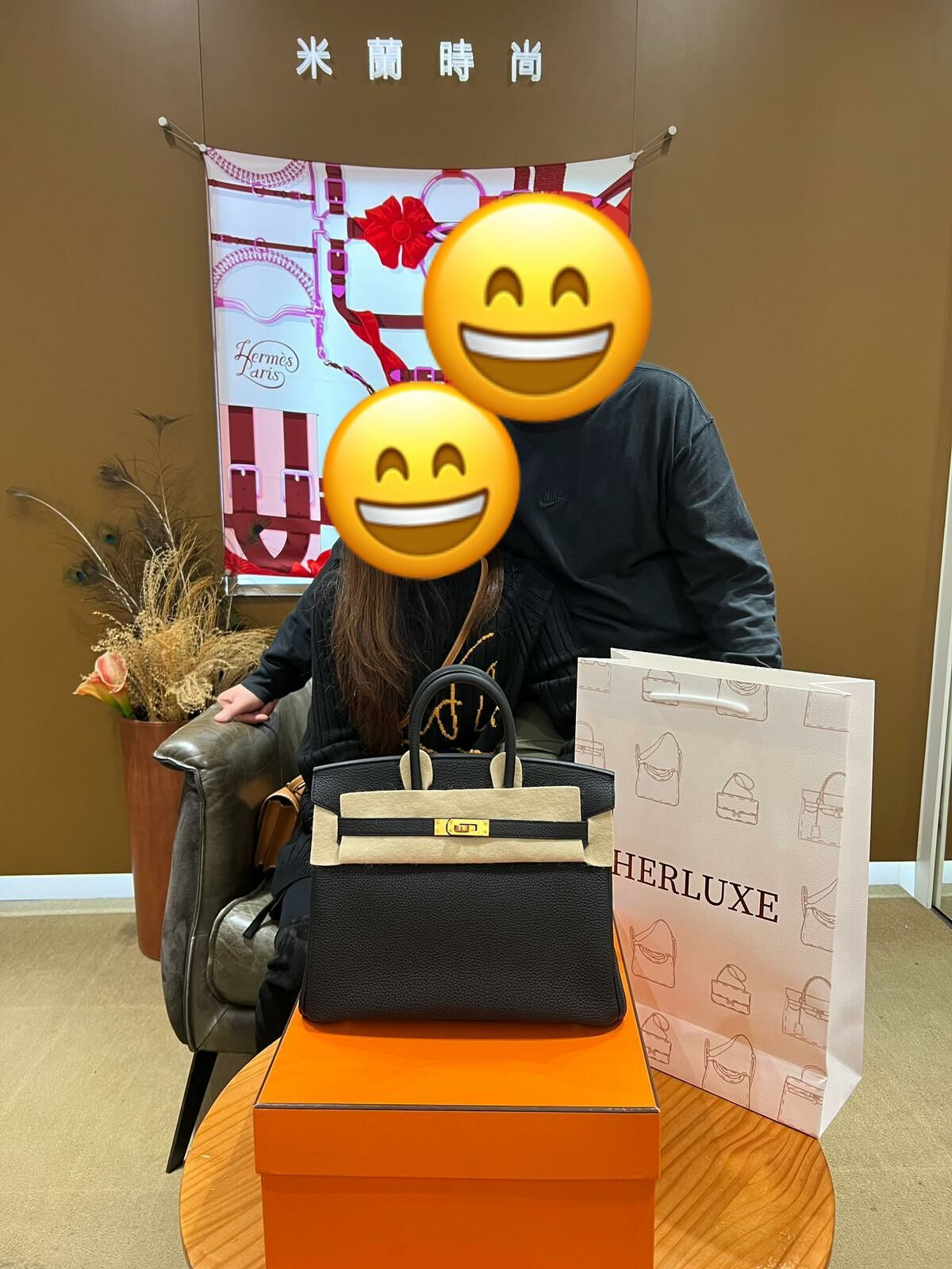 【 感謝支持 】靚靚大V到店購買B25 黑金🎩 靚靚和老公非常nice❤️ 由開店一直咁多年都支持我哋🥰 所有袋都係同我們買🤗 今日買到心頭好 靚靚非常開心💕 優質貼心服務總能吸引到優質嘅客人🙌 多謝你哋一直咁支持同100%信任我哋🫶💪