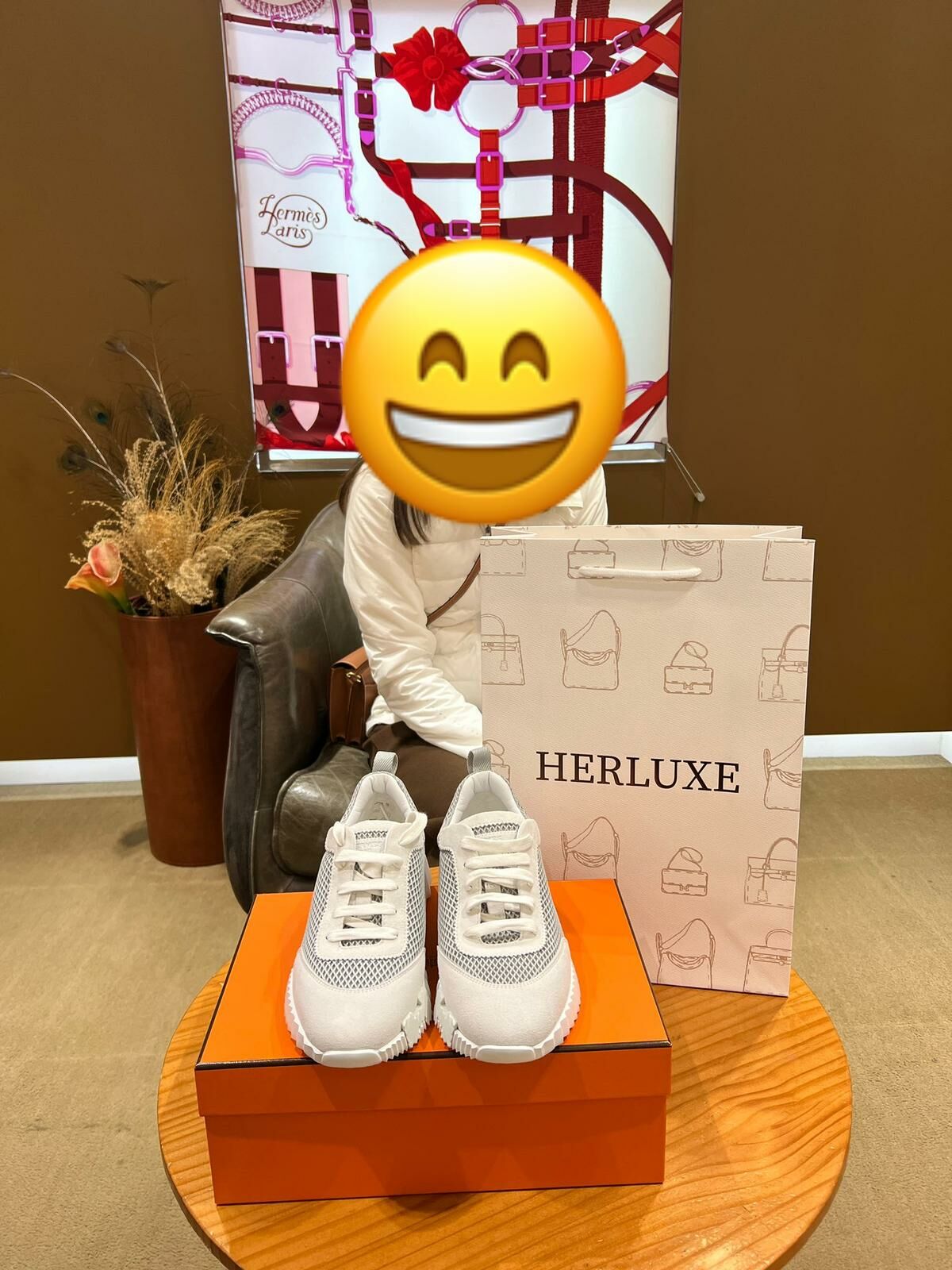 【 感謝支持 】熟客馬迷靚靚到店購買波鞋🥳 靚靚話呢款鞋好舒服👍🏻 即刻來買多一對😍 靚靚因為我哋有店鋪 信任Herluxe放心購買💕 多謝你嘅支持🫶