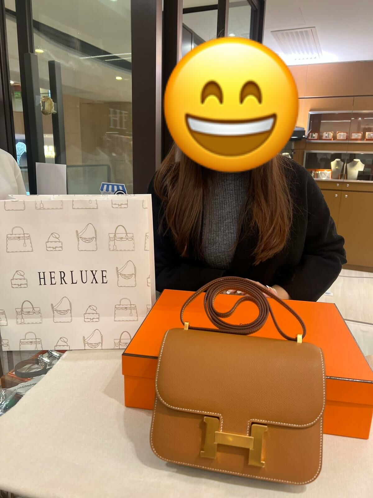 【 感謝支持 】爽快靚靚一見鐘情這個Constance mini 金金🎉 立即開心秒走💗靚靚一直留意我哋嘅新資訊📩 今次見到心儀貨品有現貨😍 即刻拍板抱走🥳 多謝你嘅支持同信任🫶💪