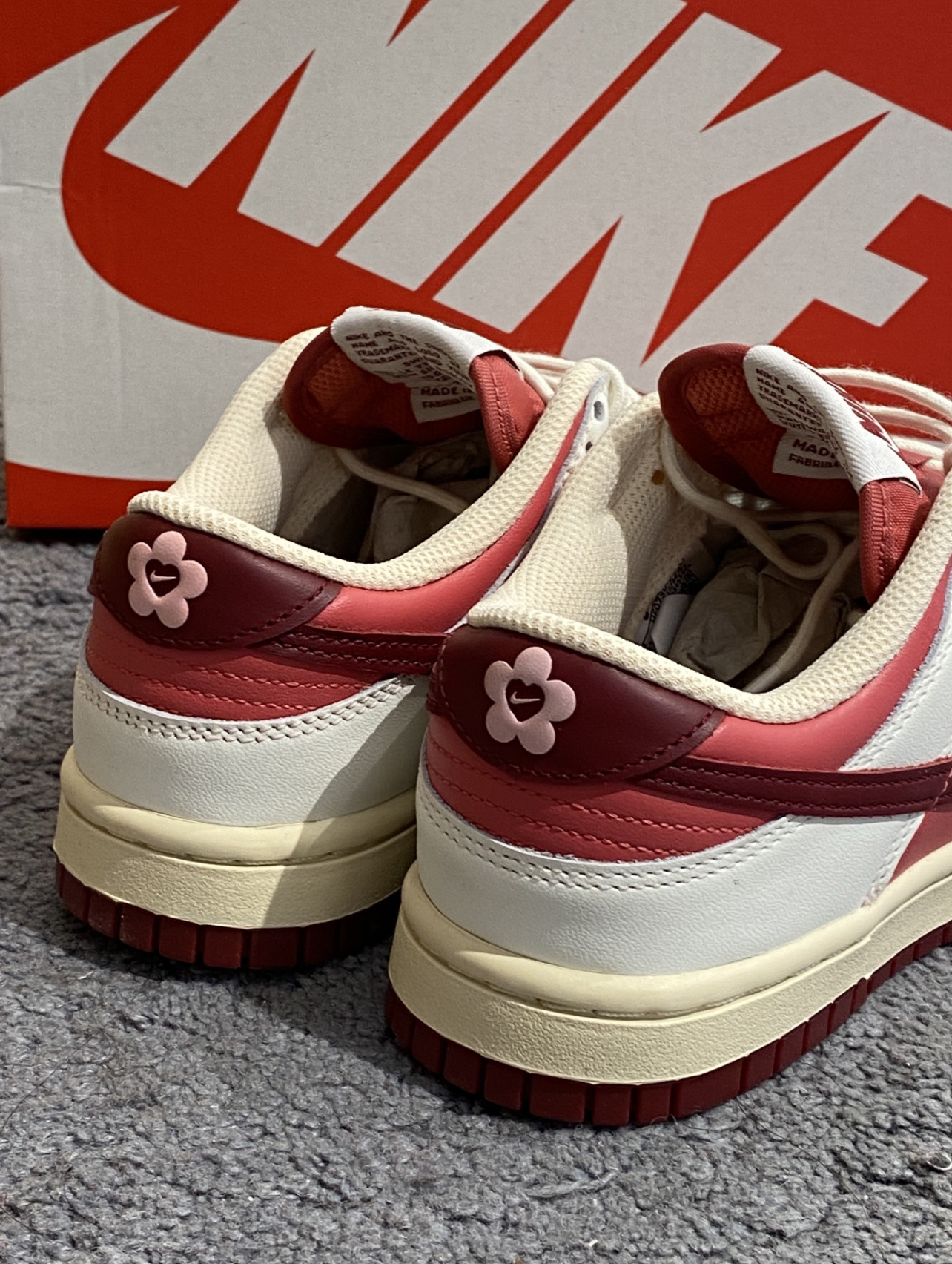 NIKE Dunk Low 奶油草莓情人節限定花白粉色串珠HF0736-161/預購