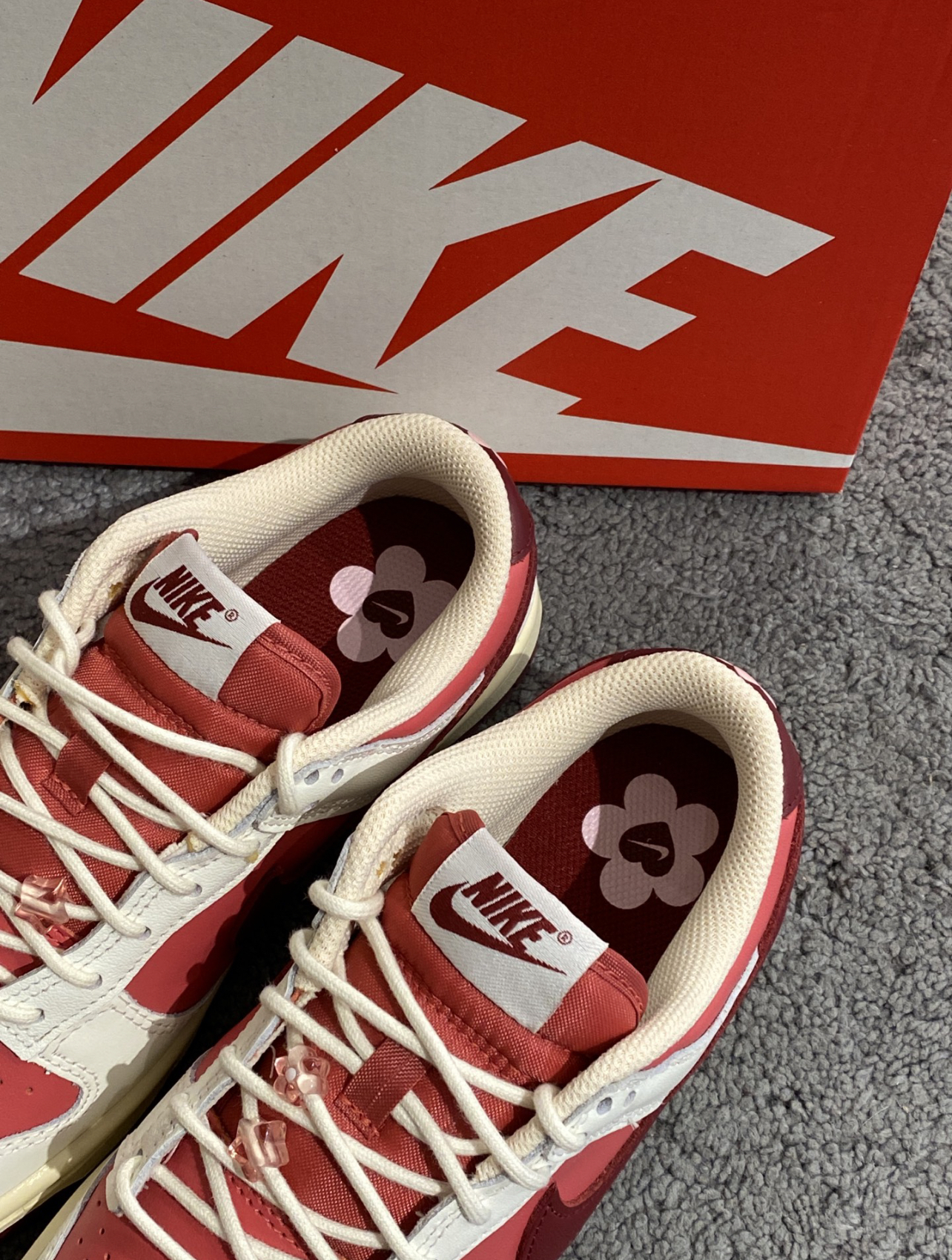 NIKE Dunk Low 奶油草莓情人節限定花白粉色串珠HF0736-161/預購
