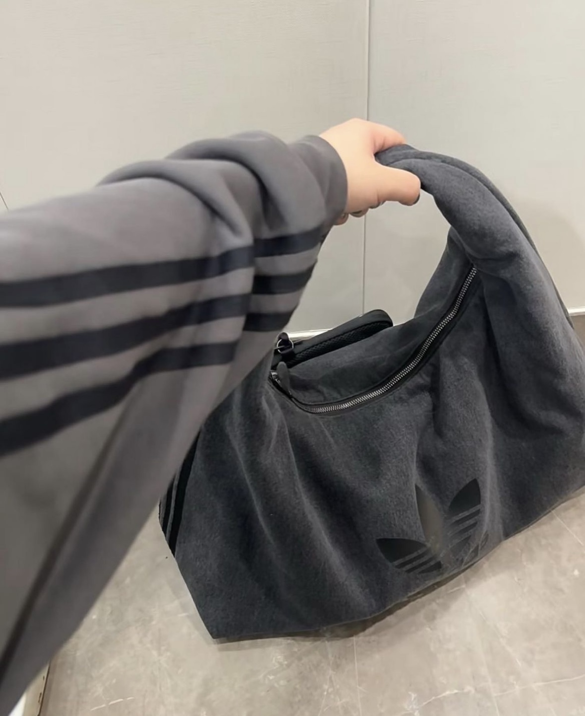 Adidas Originals 雲朵包 側肩包 手提包 炭灰色 丹寧色 附小零錢包 大容量 肩背 手提 IX7693 IX7694/預購