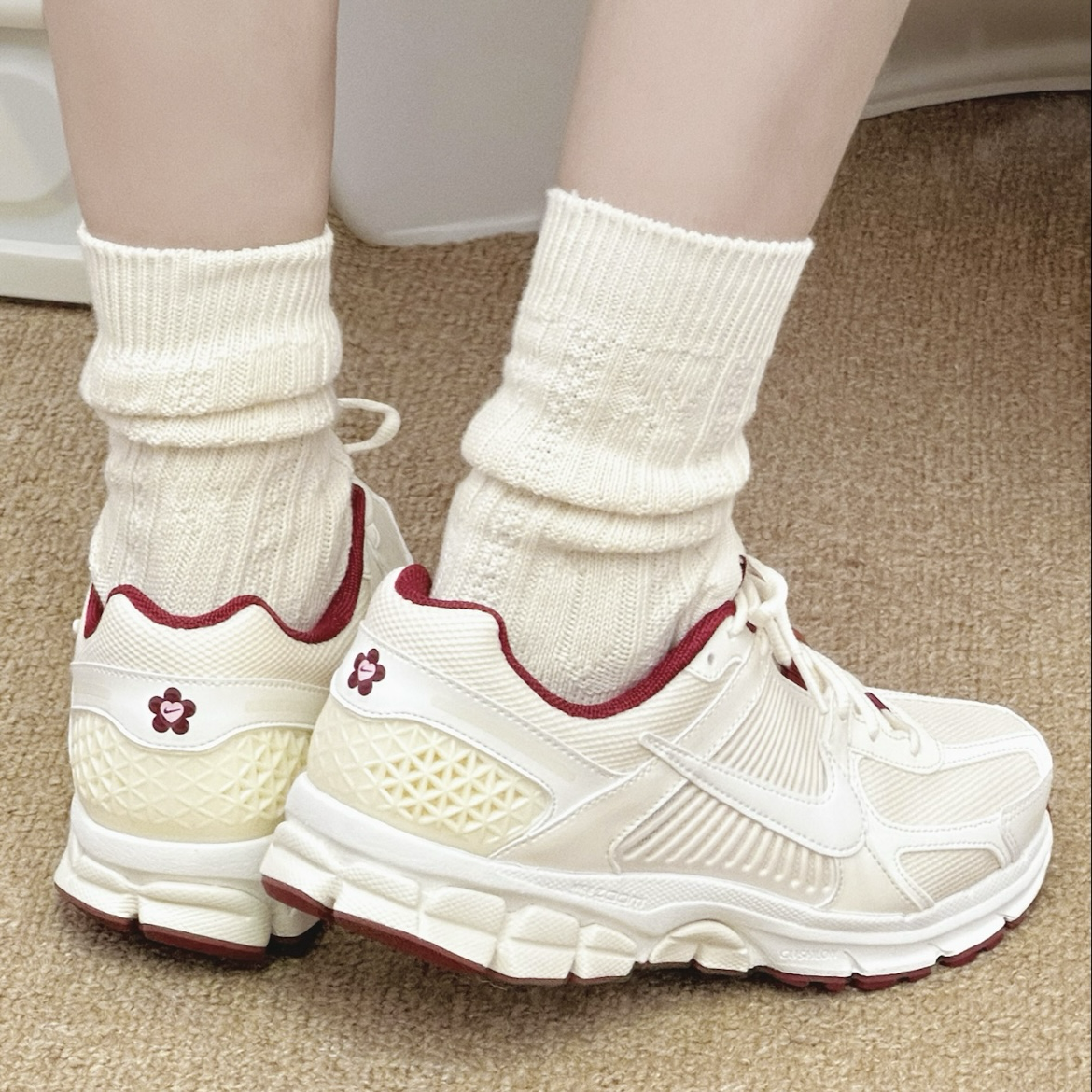 Nike Air Zoom Vomero 5 紅酒奶油 小花 情人節限定 Y2K 復古老爹鞋