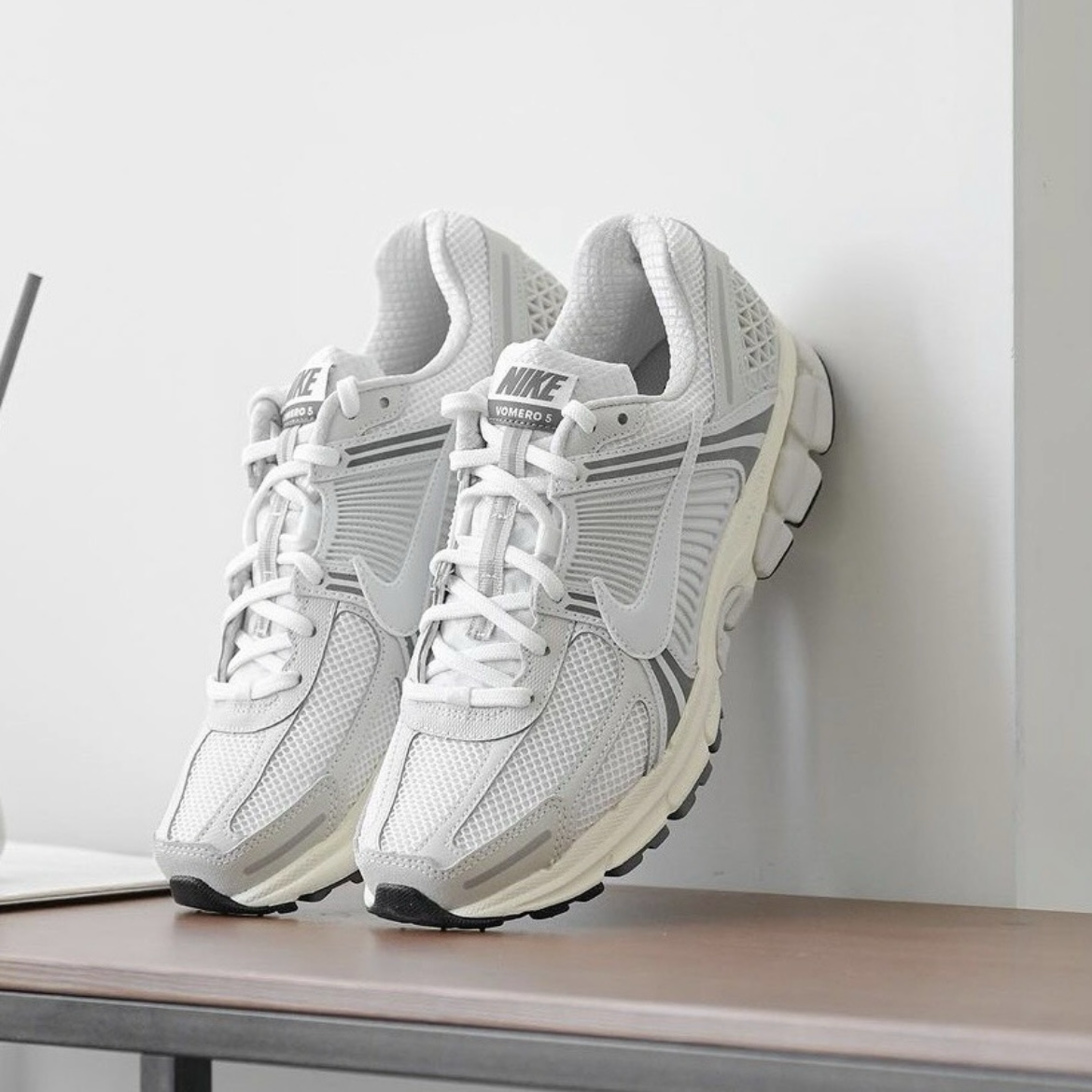 Nike Air Zoom Vomero 5 Platinum Tint 奶油淺灰 Y2K 復古老爹鞋