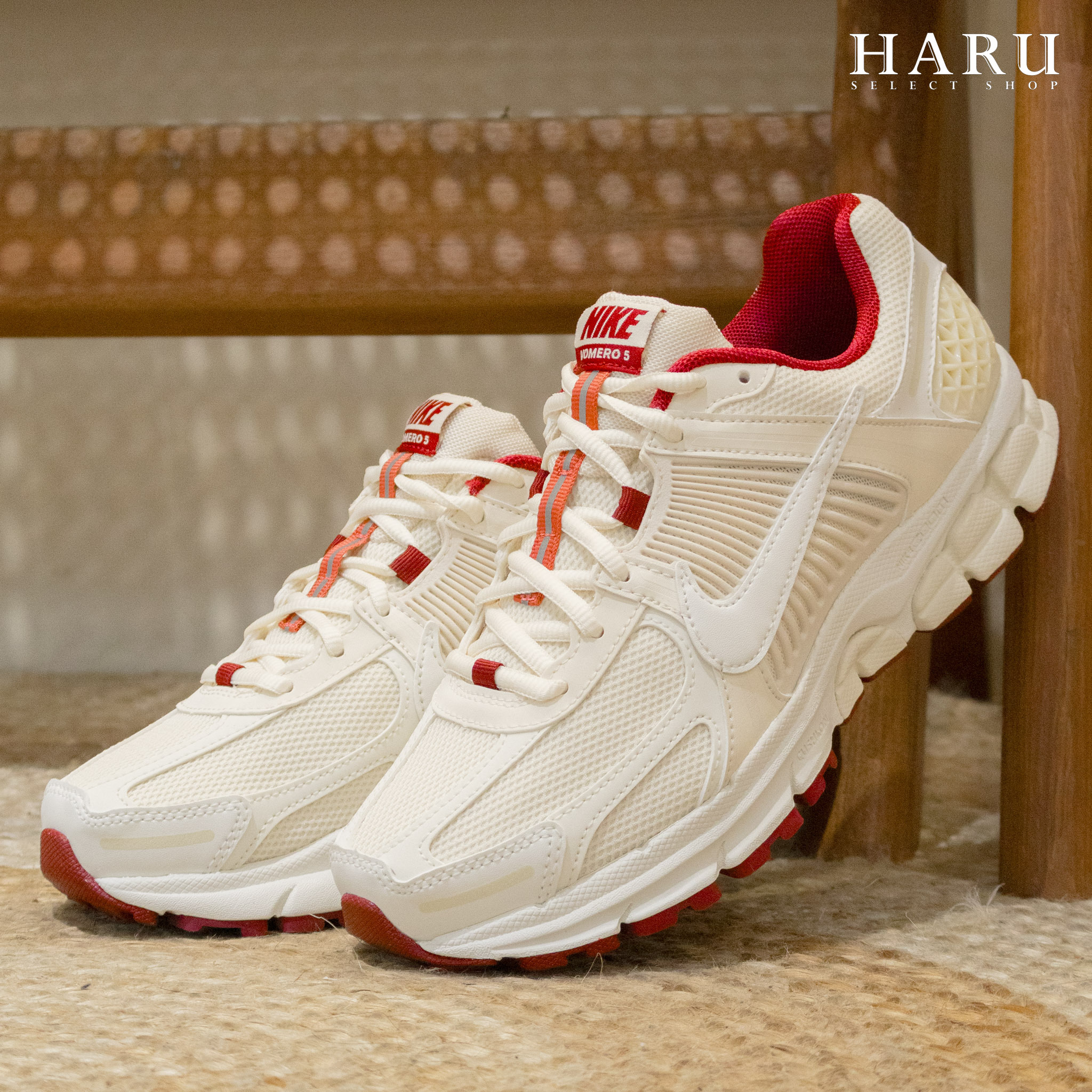 NIKE ZOOM VOMERO 5 情人節限定 奶油色 酒紅 小花 復古 老爹鞋 女生復古休閒鞋 HF0737-111