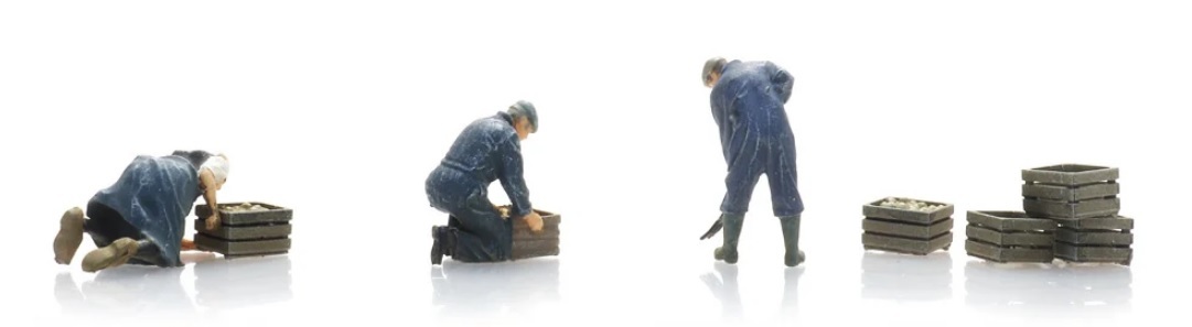 Artitec 5870022 HO scale Farmers in the field