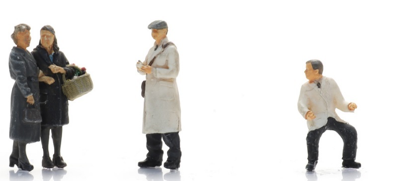 Artitec 5870049 HO scale Milkmen with customers 40s-60s