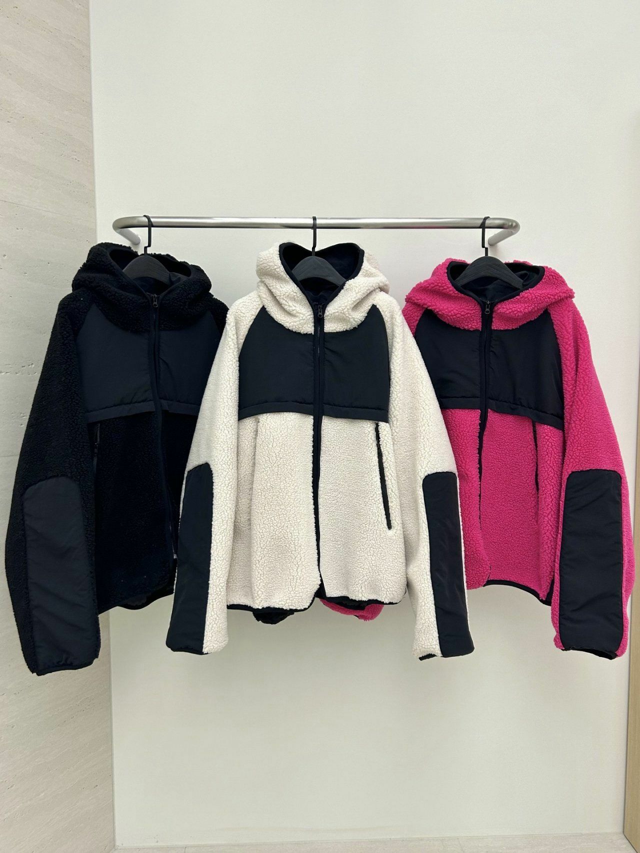 拼色絨毛連帽拉鍊外套 Hestory-032JK