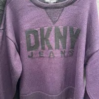 [S] DKNY MONOCHROME SWEATSHIRT WITH EMBOSSED LOGO AND CONTRAST TRIM,BLACK BERRY/BLACK, E33SAL10-BLKBRY/BLK (SD743)