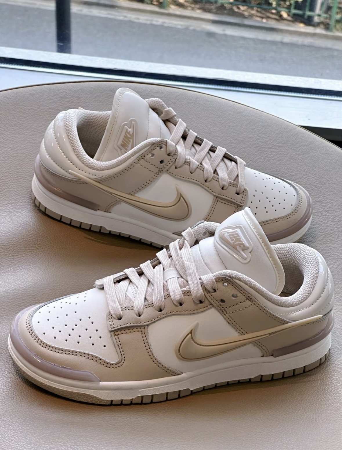 Nike Dunk Low Twist 奶茶色 果凍勾 小Ambush 皮革 復古 解構 DZ2794-102/預購