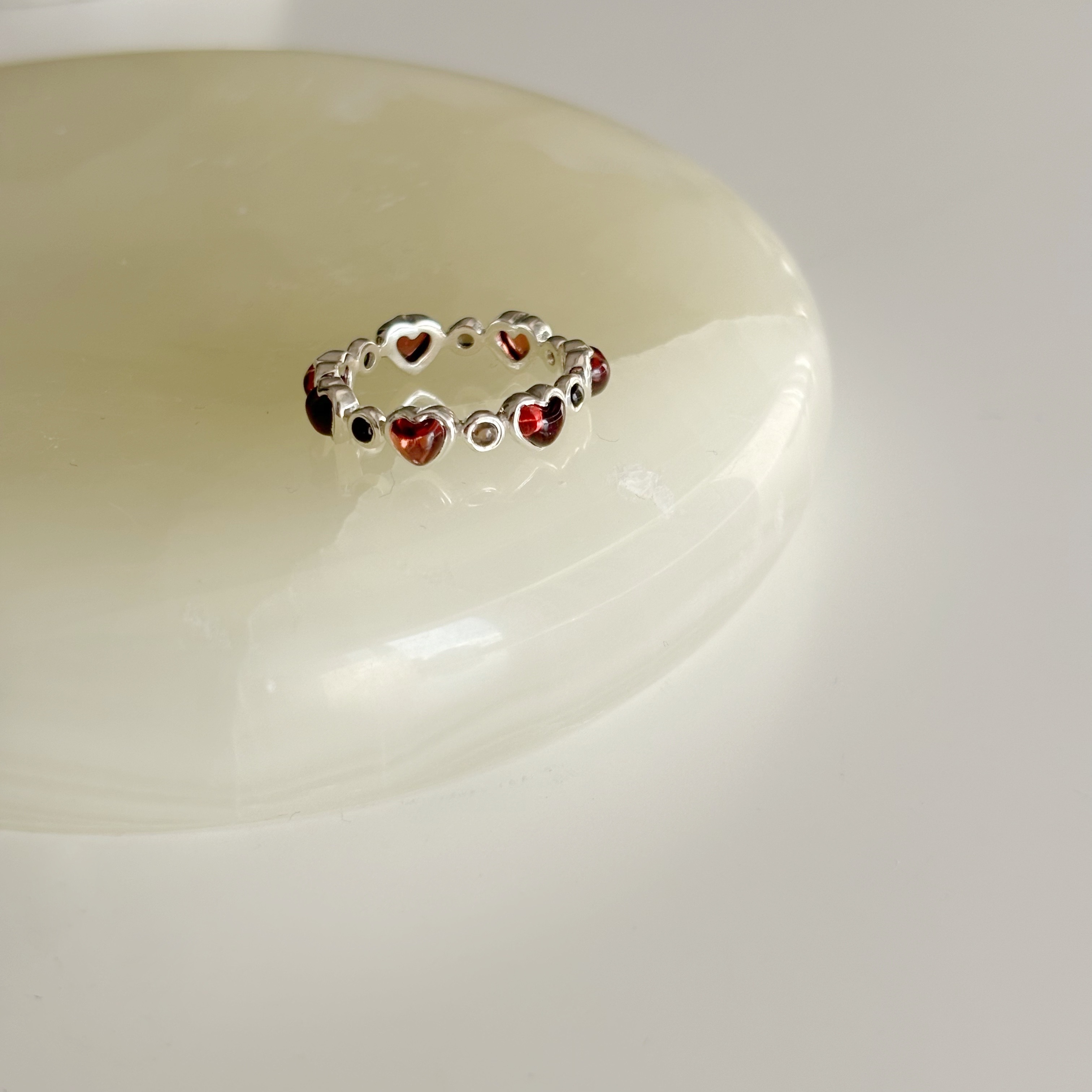 整圈QQ heart石榴石茶晶戒指