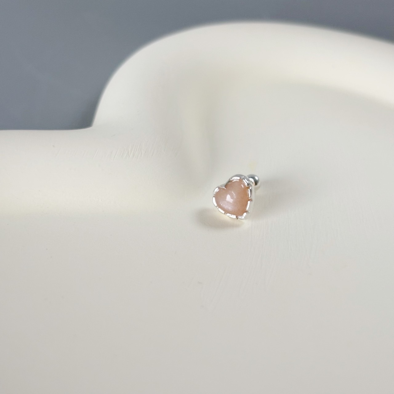 QQ heart 6mm蜜桃月光石轉珠耳環