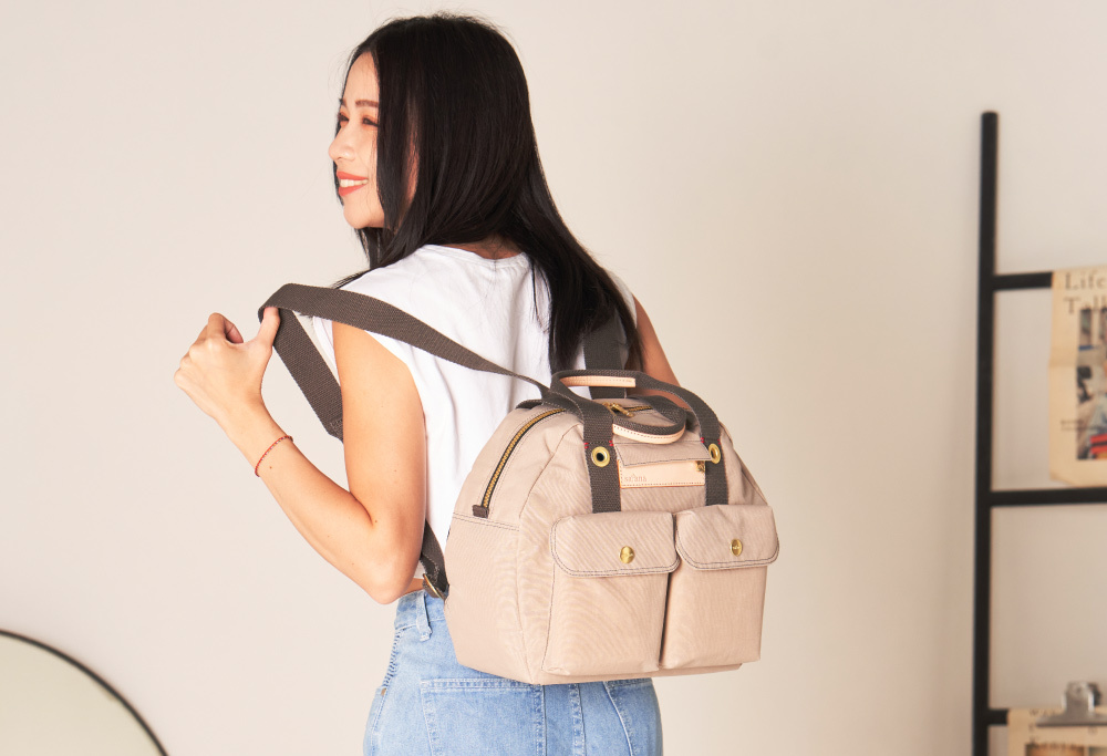 satana Soldier 趣遊保齡球後背包 奶茶色 SOS1701-419 後背情境照