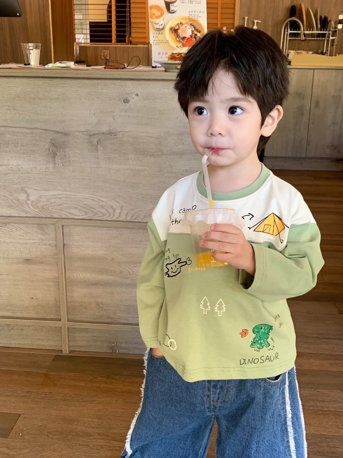 恐龍塗鴉拼接長袖上衣