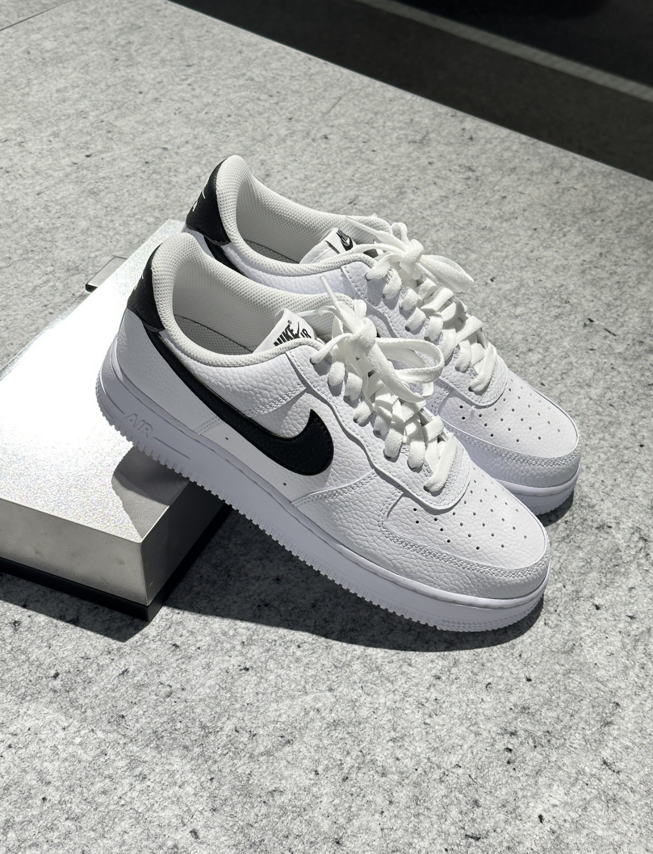 NIKE Air Force 1 白底黑勾 皮革 男款 CT2302-100/預購