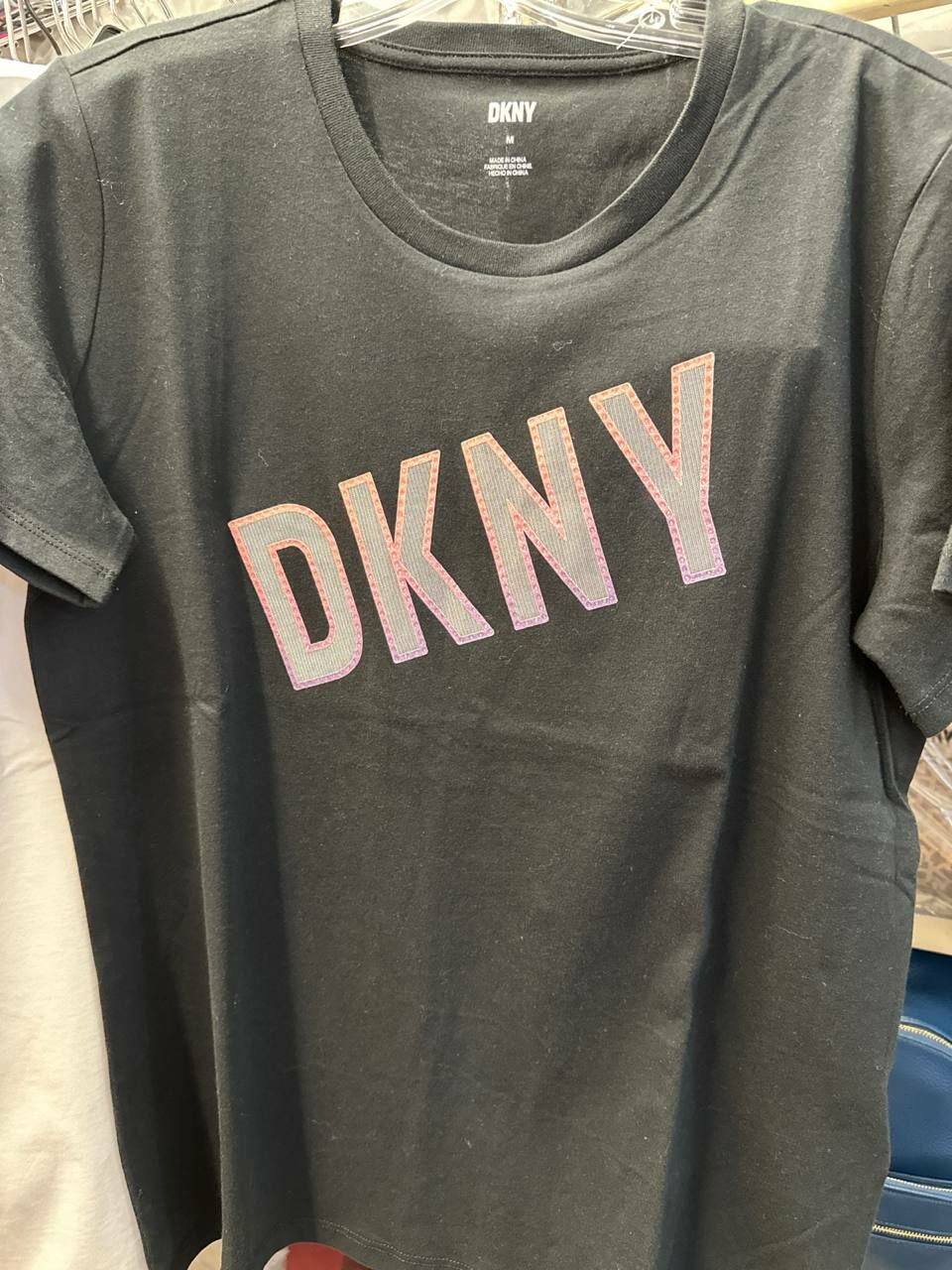 S] DKNY DIAGONAL SEQUIN BORDER TEE,BLACK, B3360759-BLK (SD773)