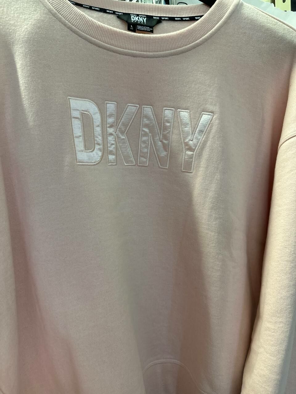 [S] DKNY EMBOSSED LOGO PULLOVER,BEIGE, DP3T9630-RW4 (SD775)