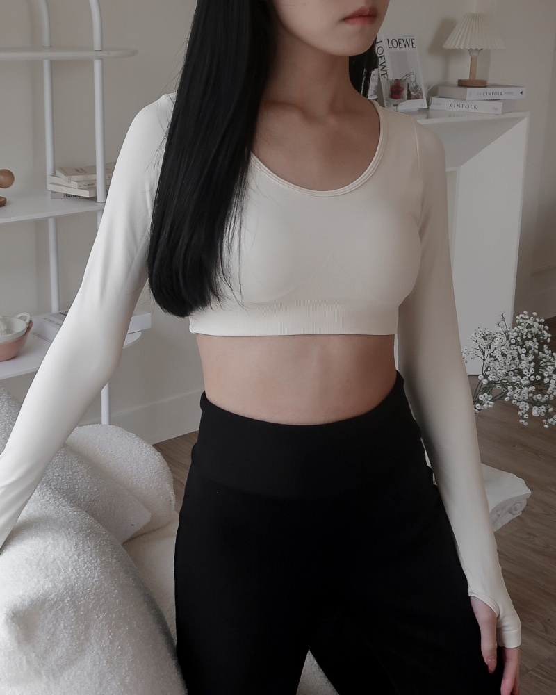 Pretty savage top  露背長袖上衣 / 奶白