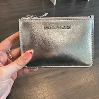 [S] MICHAEL KORS 35H3STVP1M JET SET TRAVEL SM TZ COINPOUCH W ID,SILVER, 196237283344 (SMK767)