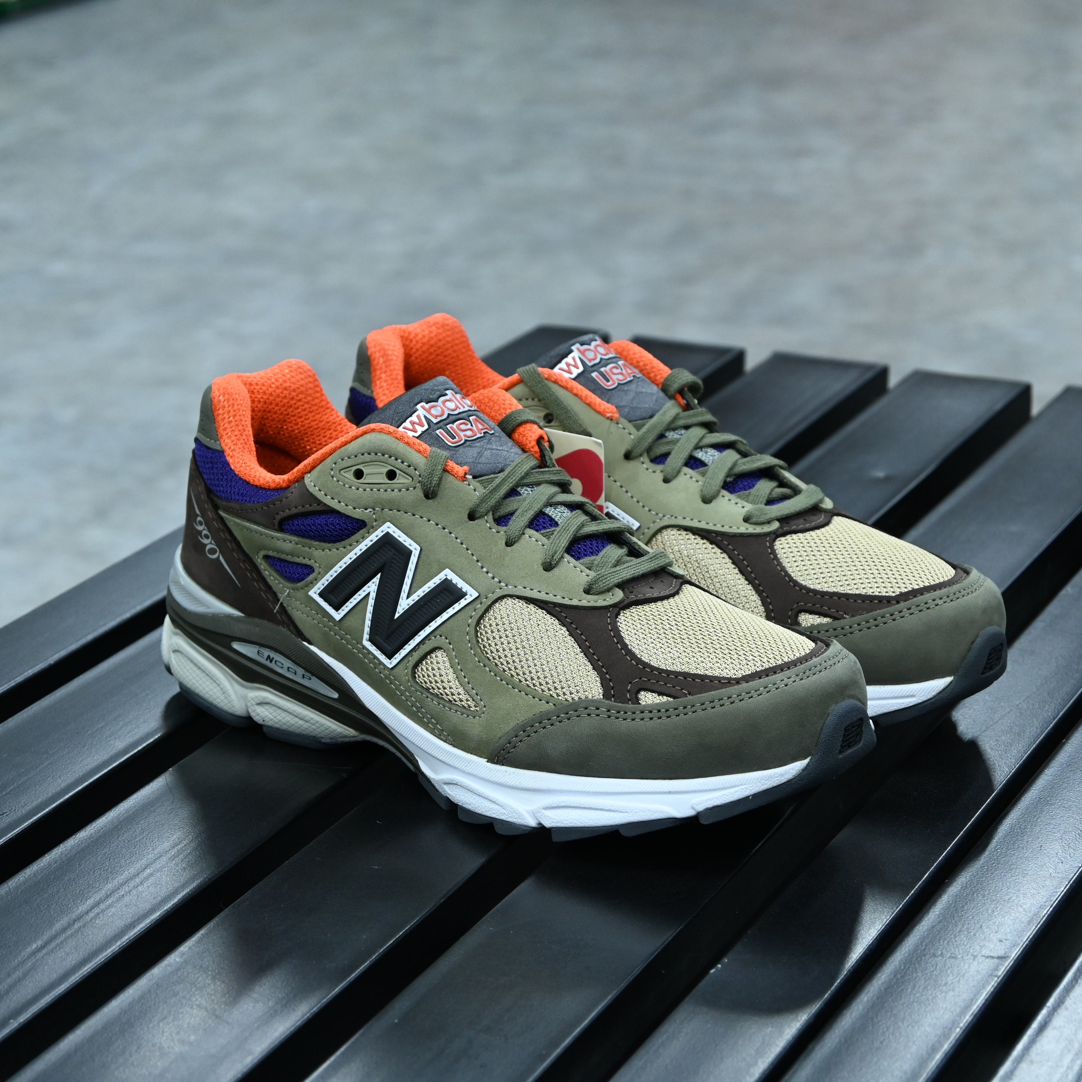 New Balance M990BT3