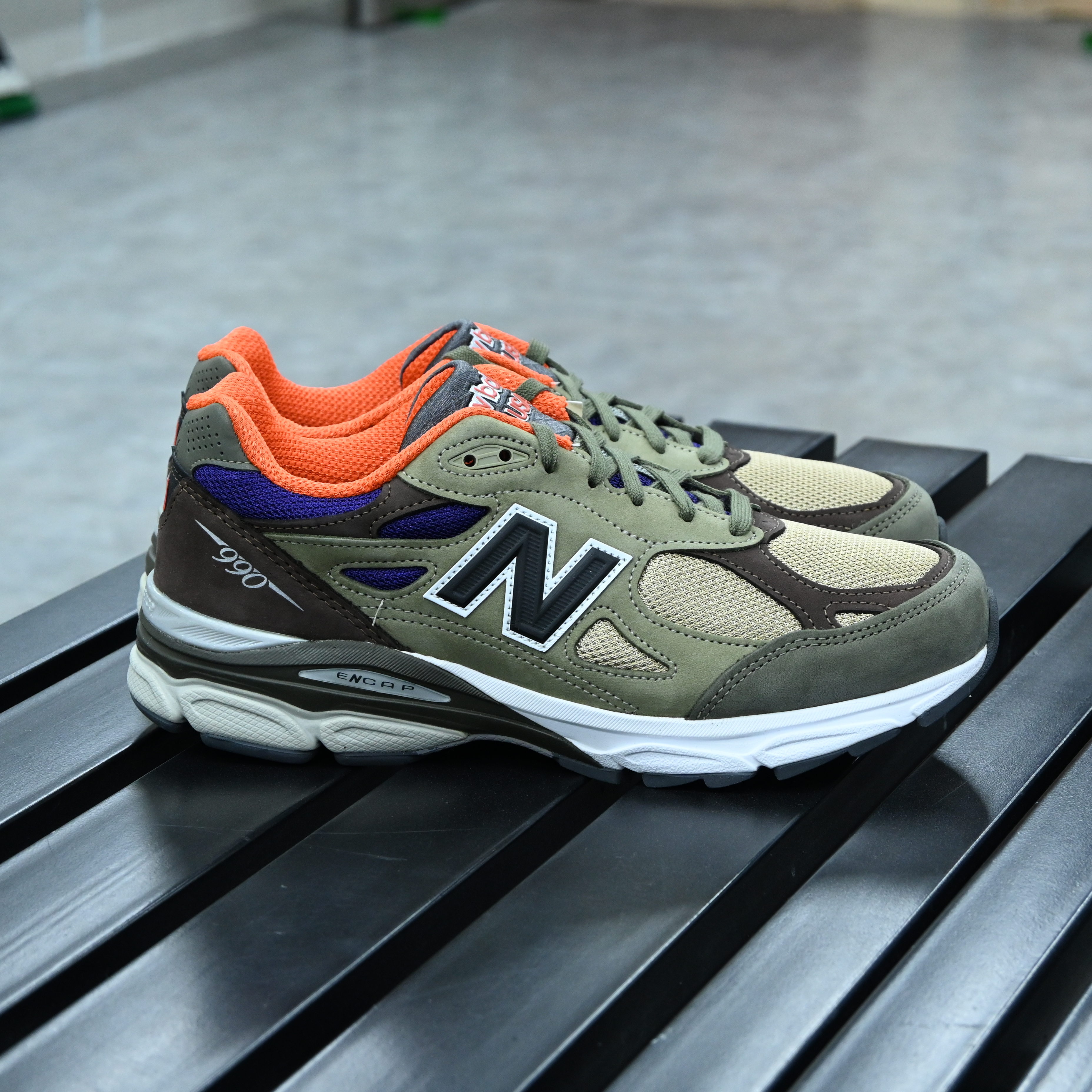 New Balance M990BT3