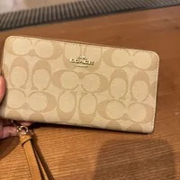 [S] COACH C4452 SIGNATURE LONG ZIP AROUND WALLET,IM/LIGHT KHAKI/LIGHT SADDLE, 195031948480 (SCO649)