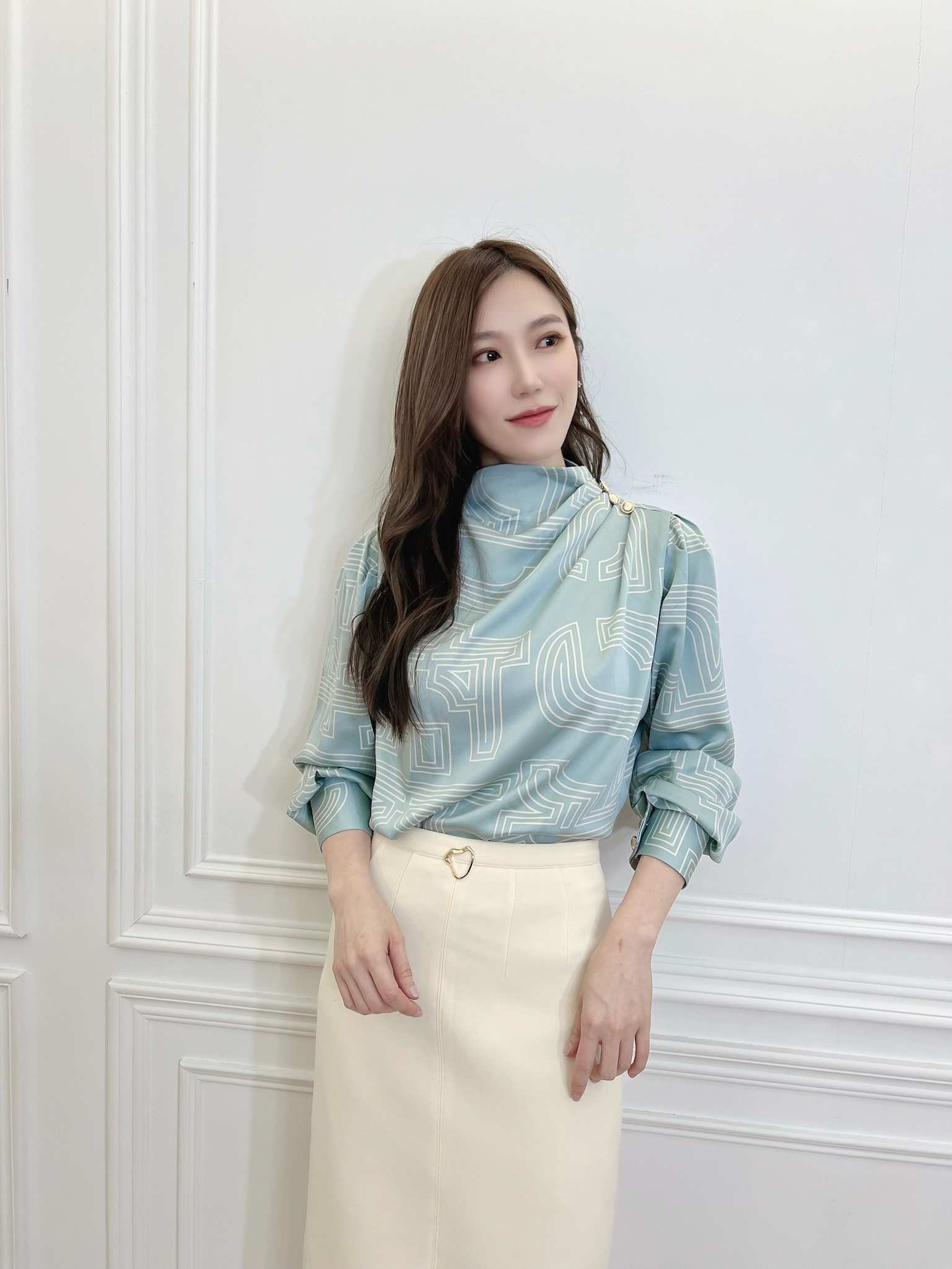 流線金釦長窄裙