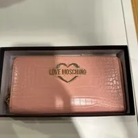 [S] LOVE MOSCHINO JC5681PP0EKB160A HEART METAL LOGO CROCO ZIP AROUND WALLET,PINK, 8054400753426 (SLM262)