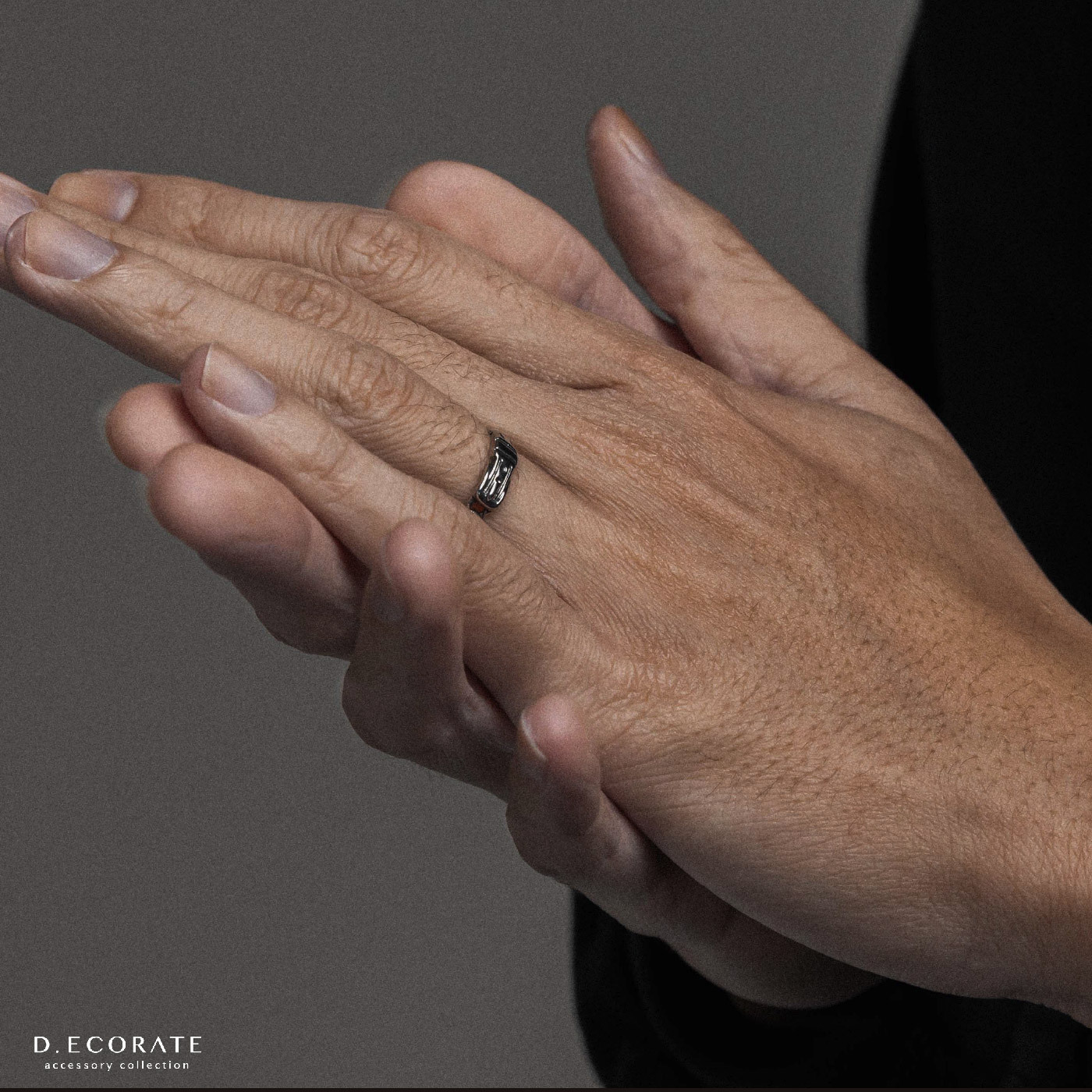 D.ecorate 重工皮帶戒指