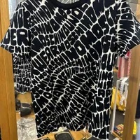 [S] MOSCHINO ALLOVER LOGO LETTRING PRINT T-SHIRT,BLACK/WHITE, ZUA192890041555 (SM746)