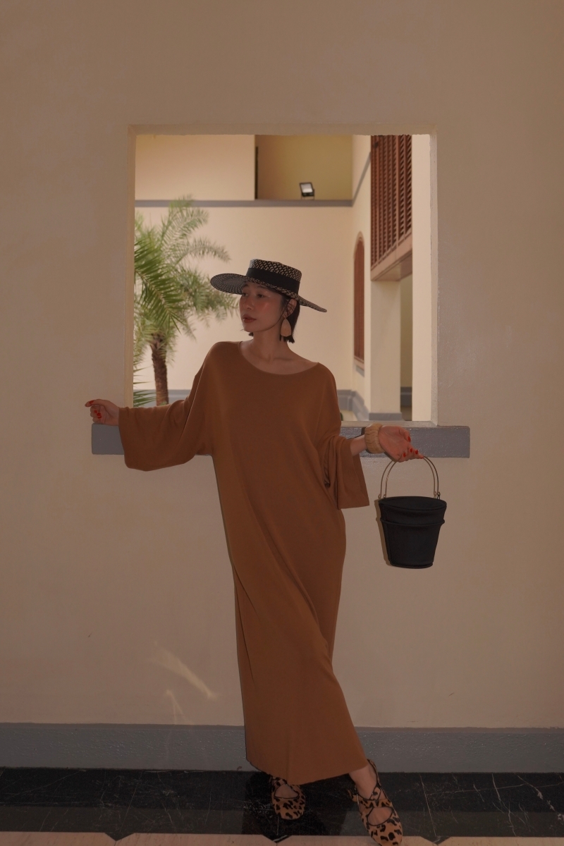 HANAA早春新款氣質薑黃色慵懶風羊毛真絲連衣裙圓領寬鬆打底長裙