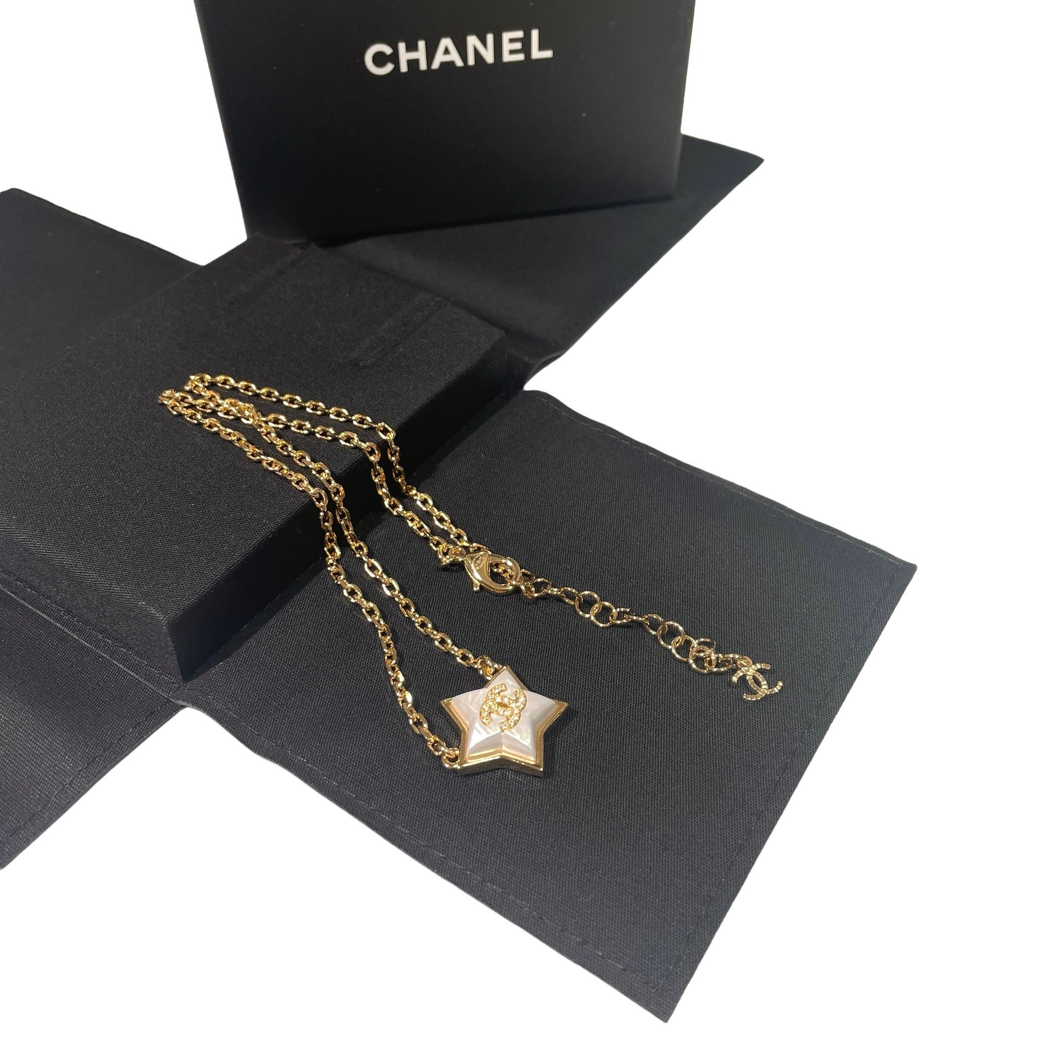全新CHANEL項鏈24C 白色貝母星形淡金CC LOGO項鍊 ABC405 #BRAND NEW #香榭站正品