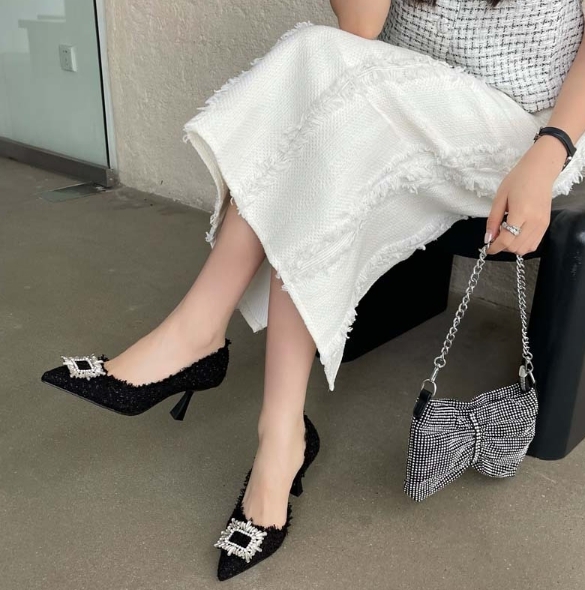 法式優雅 水鑽方釦毛尼跟鞋(35-40)