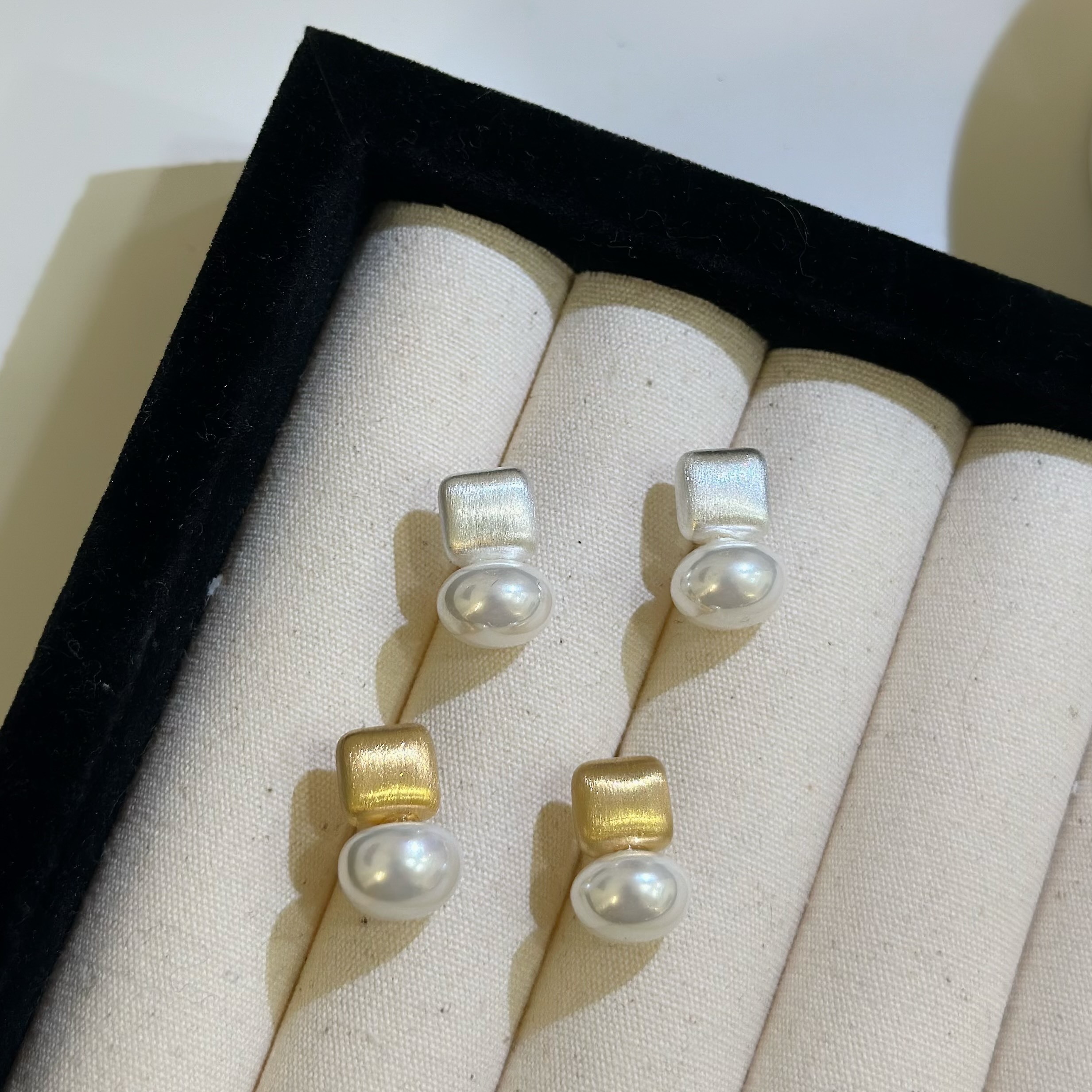 成為．霧面拉絲珍珠耳貼